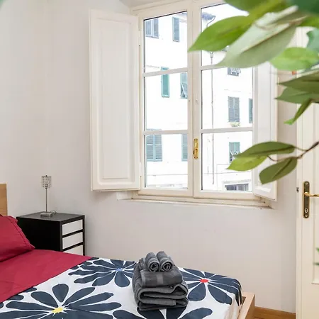 Daire Charming 2-beds Retreat In The Center Of