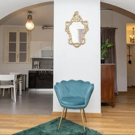 Charming 2-beds Retreat In The Center Of Daire